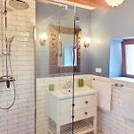 Les Capucines La Souris Des Champs Étival-Clairefontaine